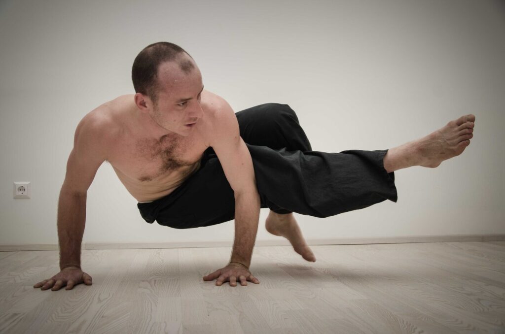 Eka Pada Koundinyasana II – Haltung des Weisen Koundinya