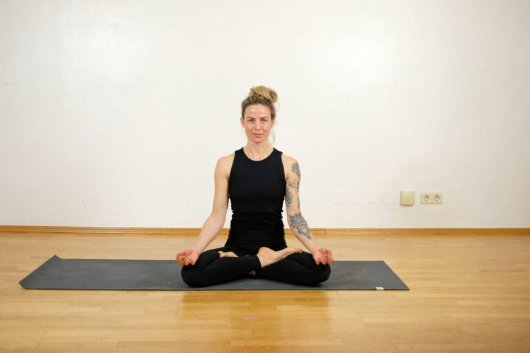 Sukhasana