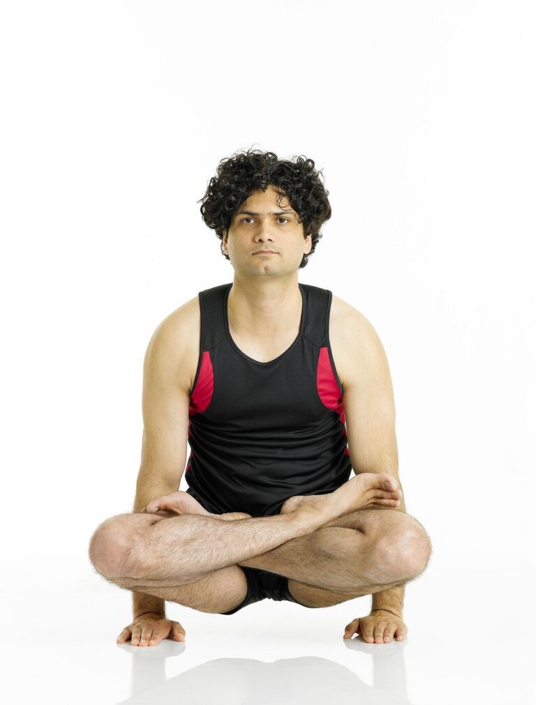 Tolasana