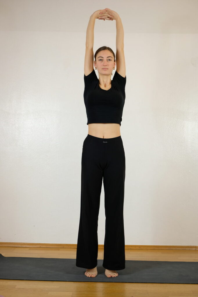 Urdhva Hastasana – Gestreckte Arme