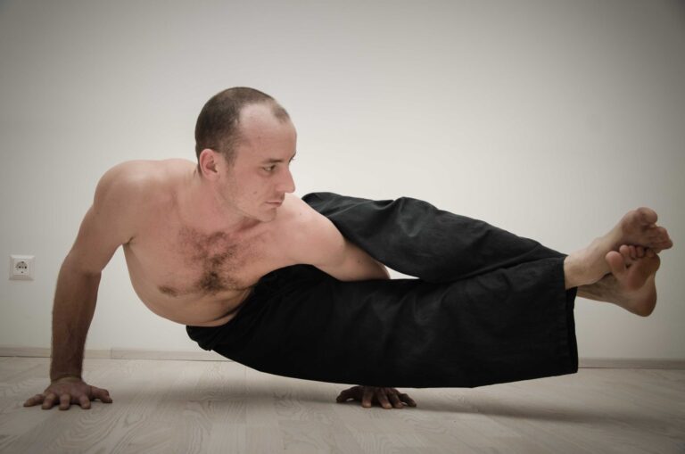 Astavakrasana